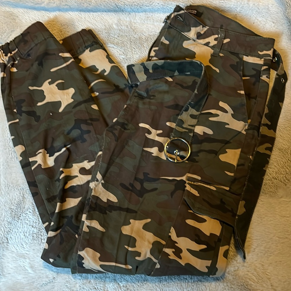 Camo Cargo Pants Size M